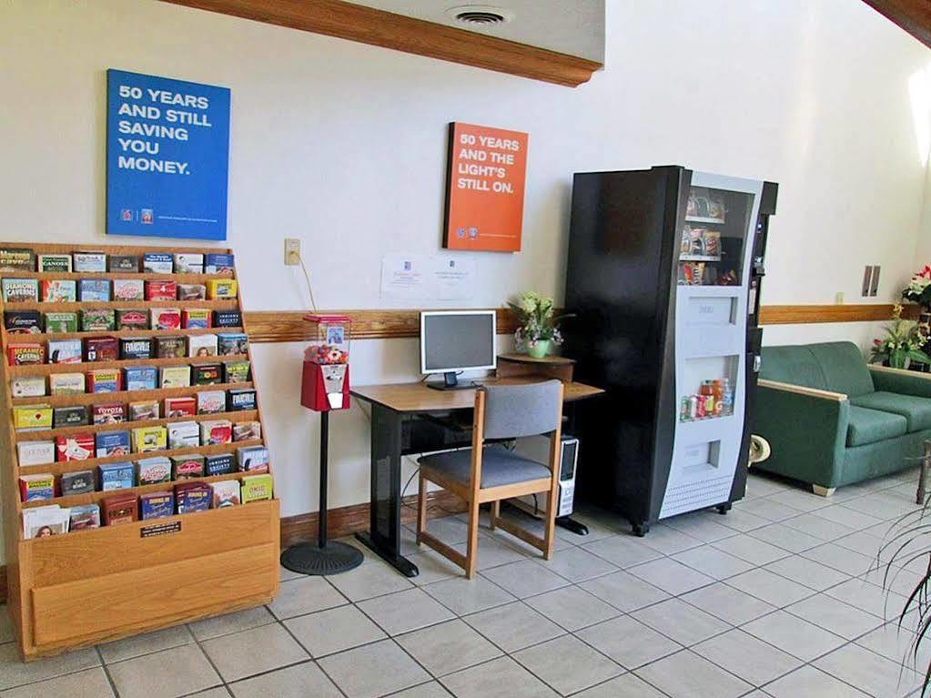 Red Roof Inn Greencastle South - Cloverdale Екстериор снимка