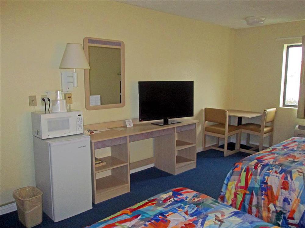 Red Roof Inn Greencastle South - Cloverdale Стая снимка